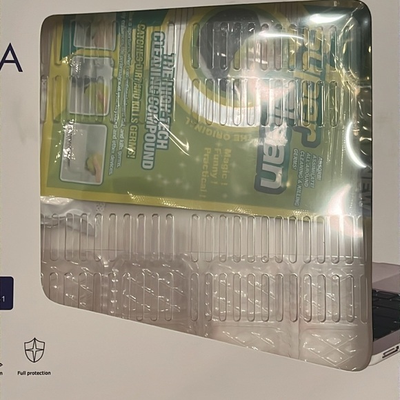 Brand New MacBook Air 15" Clear Hard Case w/ Screen Protector & Webcam Cover - Picture 12 of 16